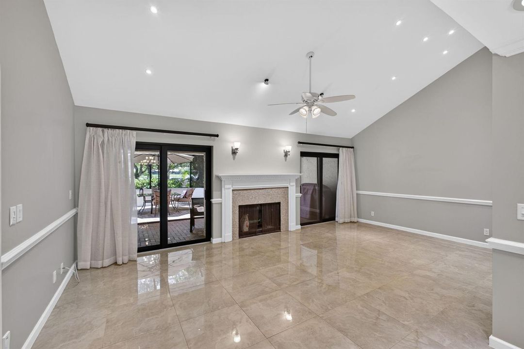 FIREPLACE IN LIVING ROOM