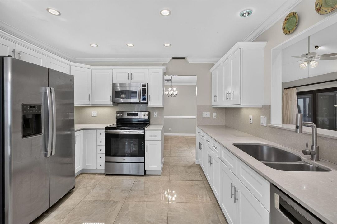 STAINLESS APPLIANCES