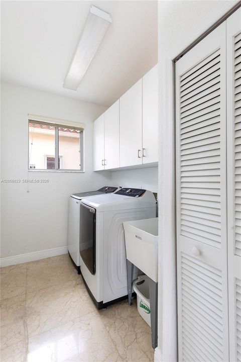 Activo con contrato: $1,320,000 (5 camas, 4 baños, 3060 Pies cuadrados)