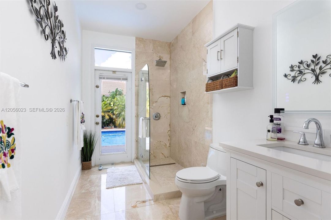 Activo con contrato: $1,320,000 (5 camas, 4 baños, 3060 Pies cuadrados)