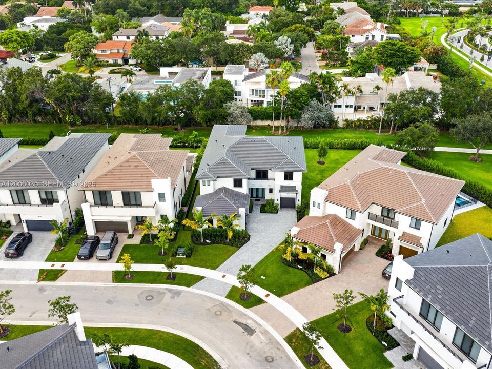 На продажу: $4,195,000 (5 спален, 4 ванн, 4152 Квадратных фут)