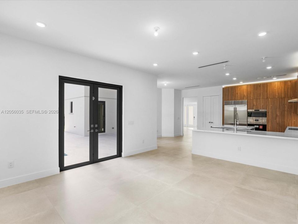 На продажу: $4,195,000 (5 спален, 4 ванн, 4152 Квадратных фут)