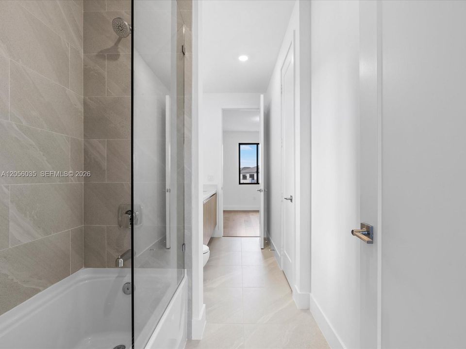 На продажу: $4,195,000 (5 спален, 4 ванн, 4152 Квадратных фут)