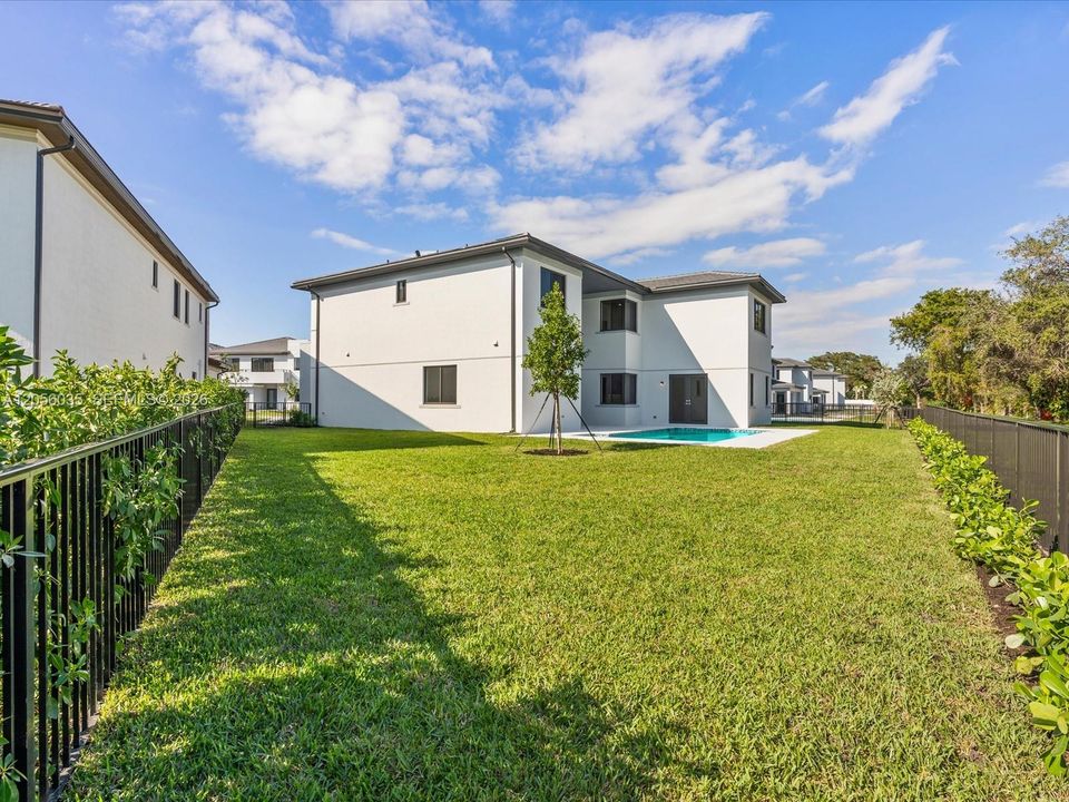 На продажу: $4,195,000 (5 спален, 4 ванн, 4152 Квадратных фут)
