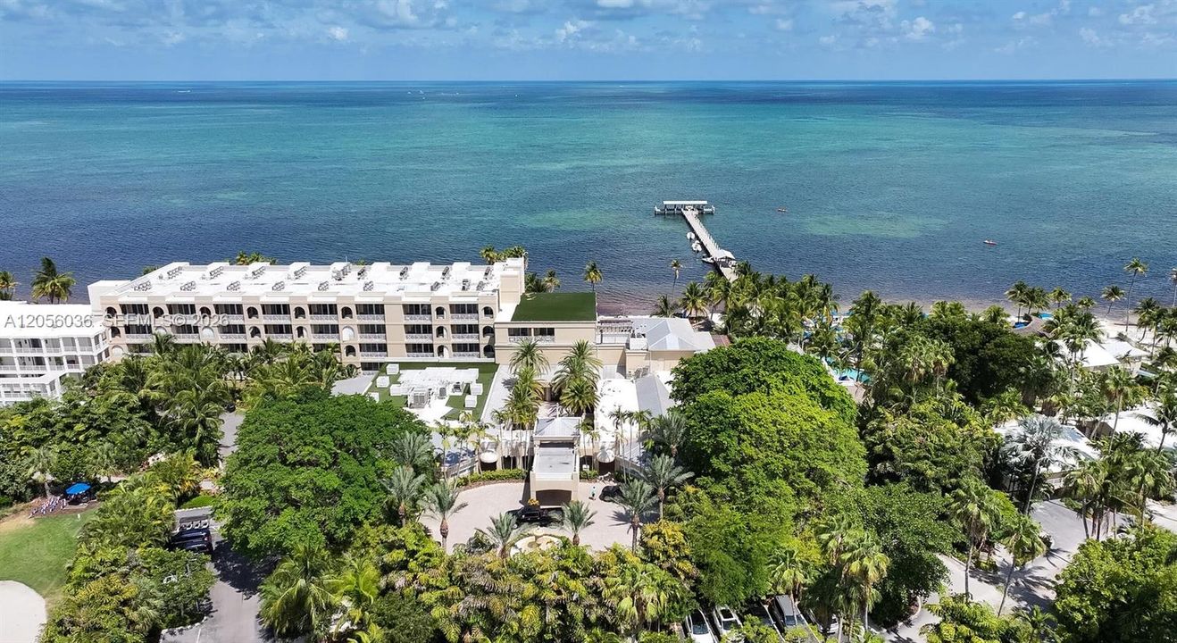 For Sale: $649,000 (1 beds, 1 baths, 550 Square Feet)