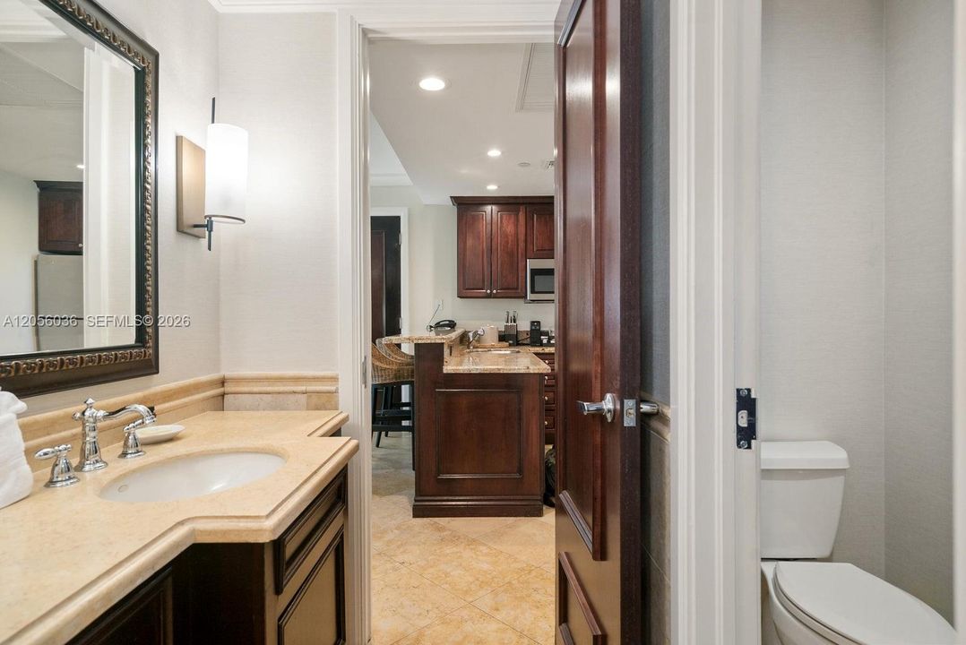 For Sale: $649,000 (1 beds, 1 baths, 550 Square Feet)