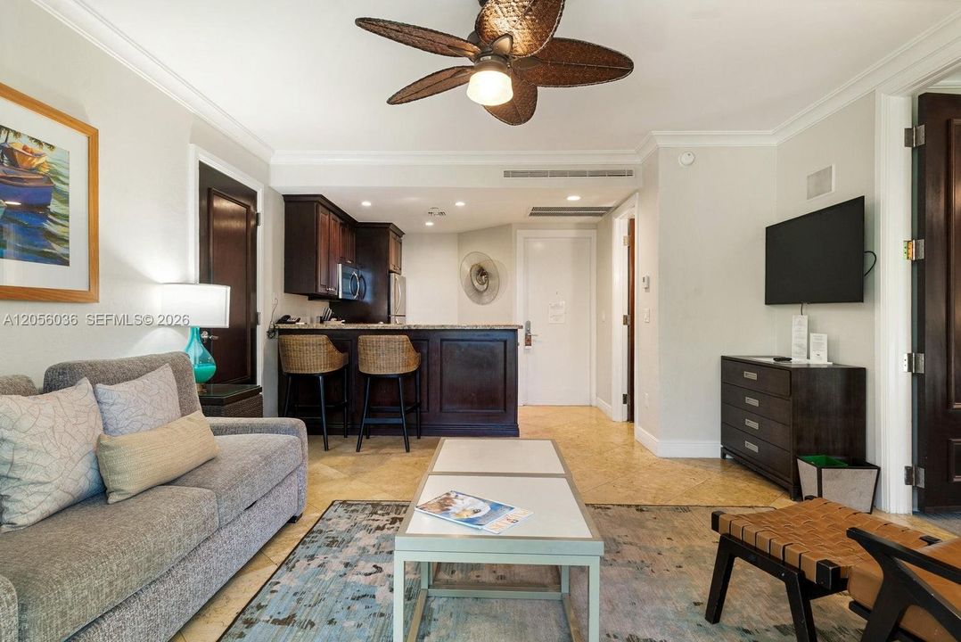 For Sale: $649,000 (1 beds, 1 baths, 550 Square Feet)
