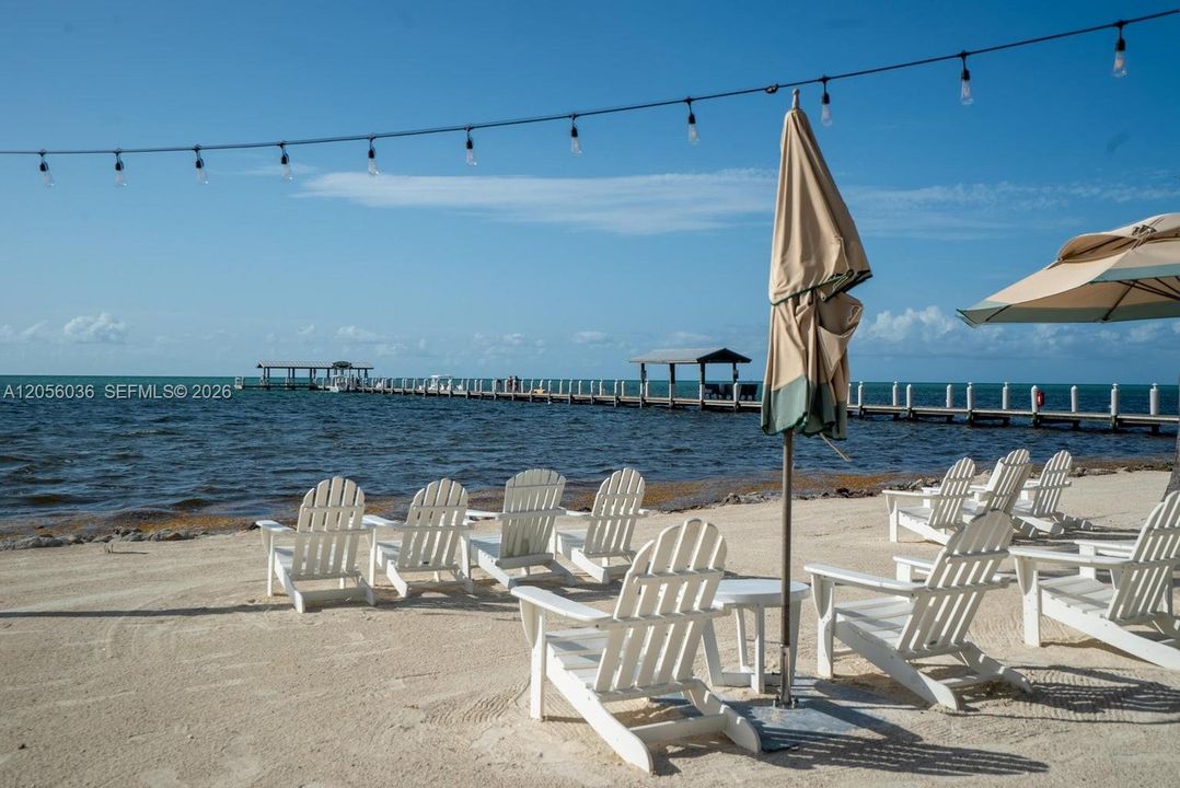 For Sale: $649,000 (1 beds, 1 baths, 550 Square Feet)