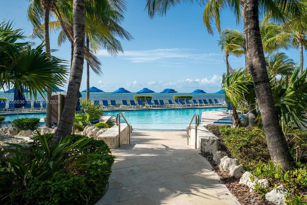 For Sale: $649,000 (1 beds, 1 baths, 550 Square Feet)