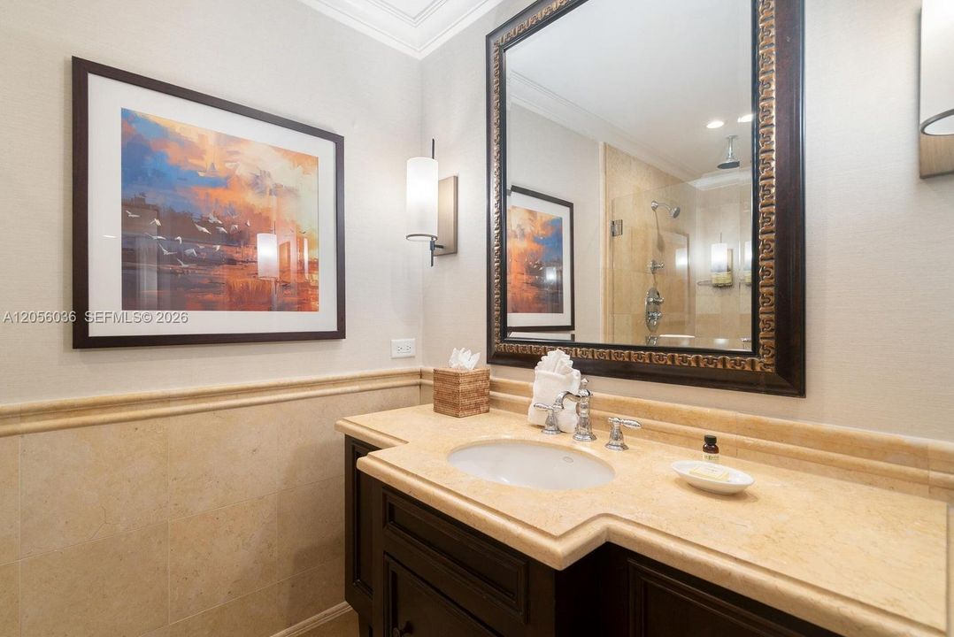 For Sale: $649,000 (1 beds, 1 baths, 550 Square Feet)