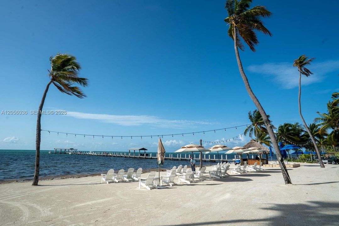 For Sale: $649,000 (1 beds, 1 baths, 550 Square Feet)