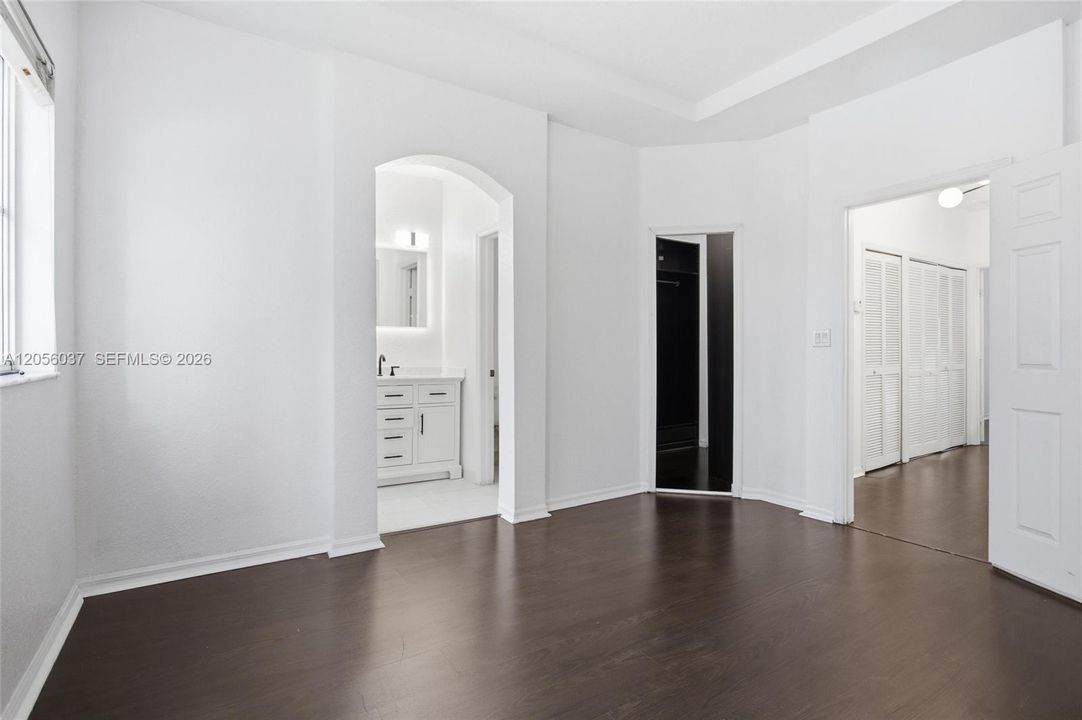 En Venta: $555,000 (3 camas, 3 baños, 1642 Pies cuadrados)