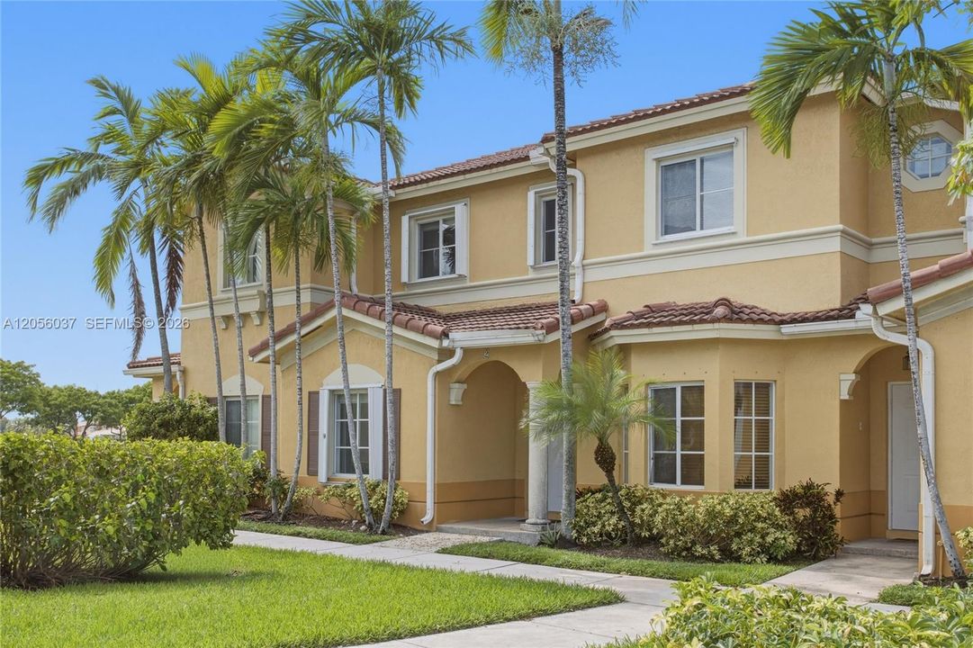 En Venta: $555,000 (3 camas, 3 baños, 1642 Pies cuadrados)