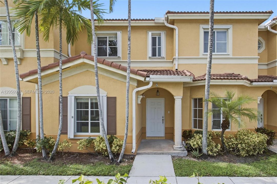 En Venta: $555,000 (3 camas, 3 baños, 1642 Pies cuadrados)