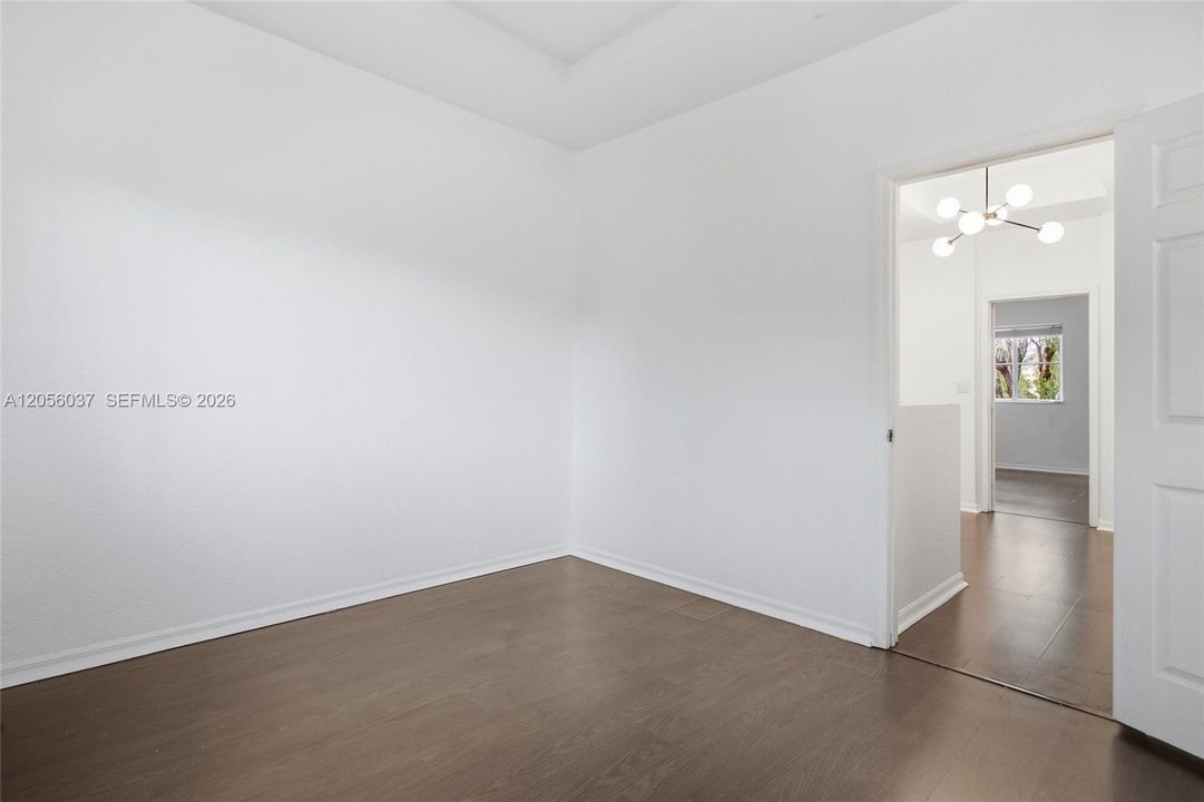En Venta: $555,000 (3 camas, 3 baños, 1642 Pies cuadrados)