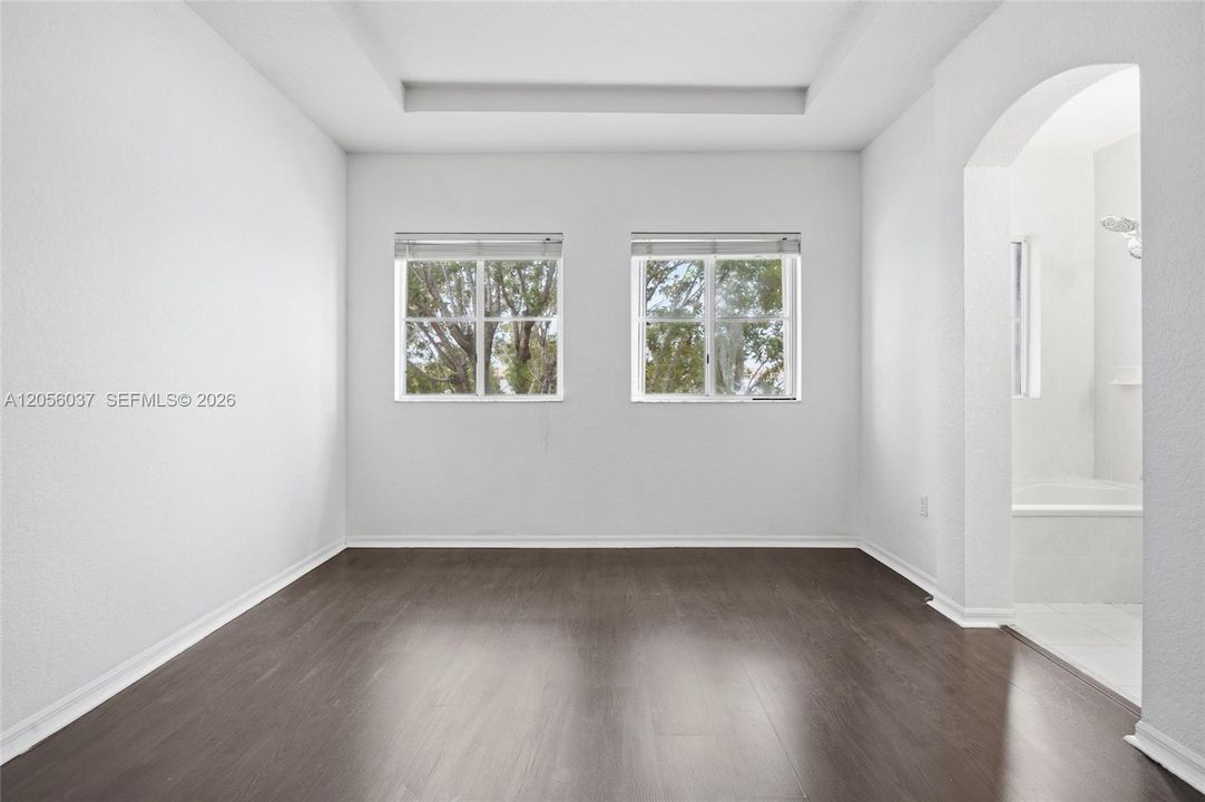 En Venta: $555,000 (3 camas, 3 baños, 1642 Pies cuadrados)