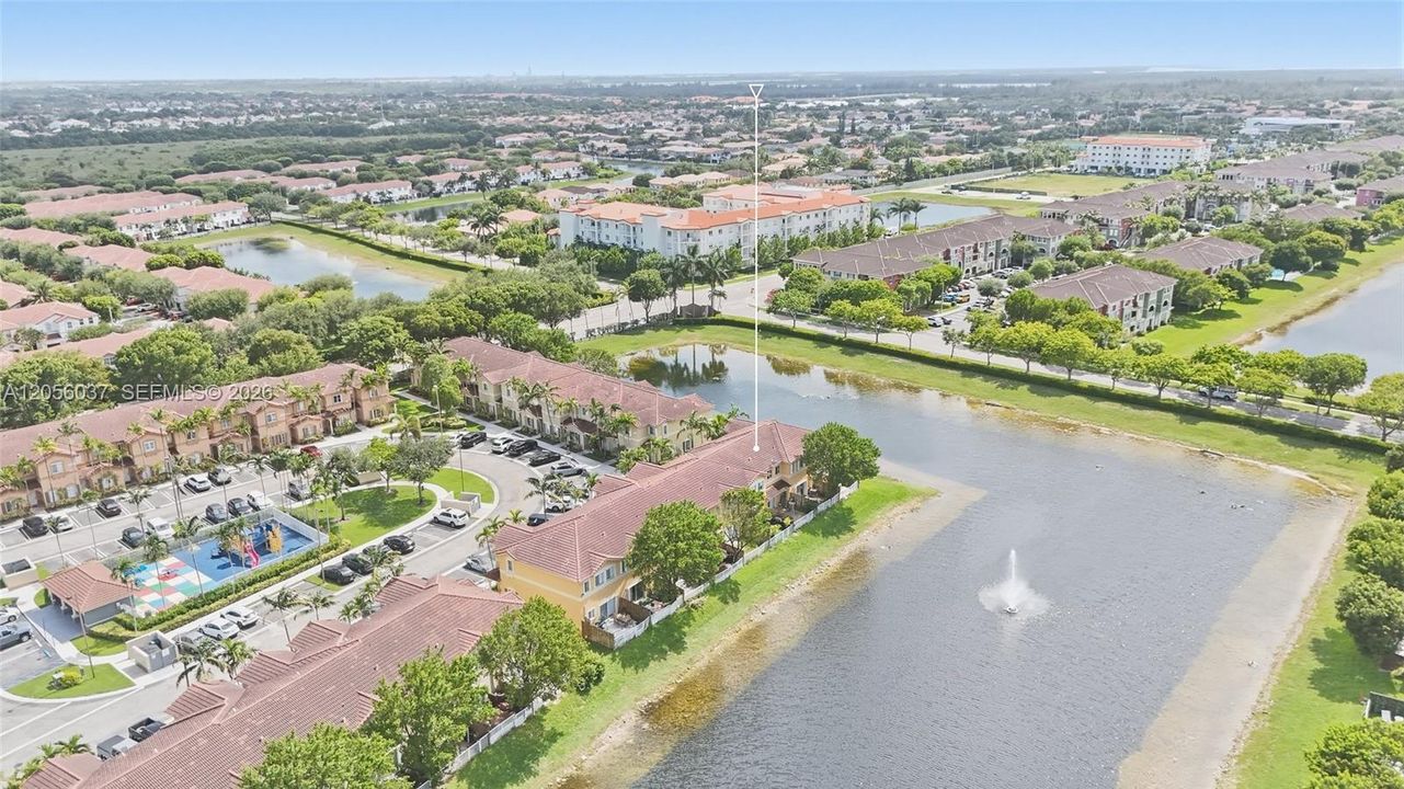 En Venta: $555,000 (3 camas, 3 baños, 1642 Pies cuadrados)