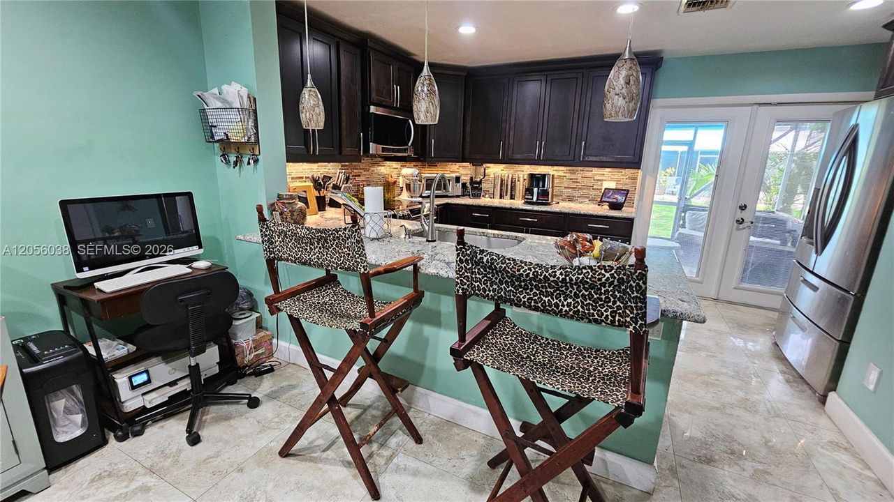 На продажу: $369,000 (2 спален, 2 ванн, 1184 Квадратных фут)
