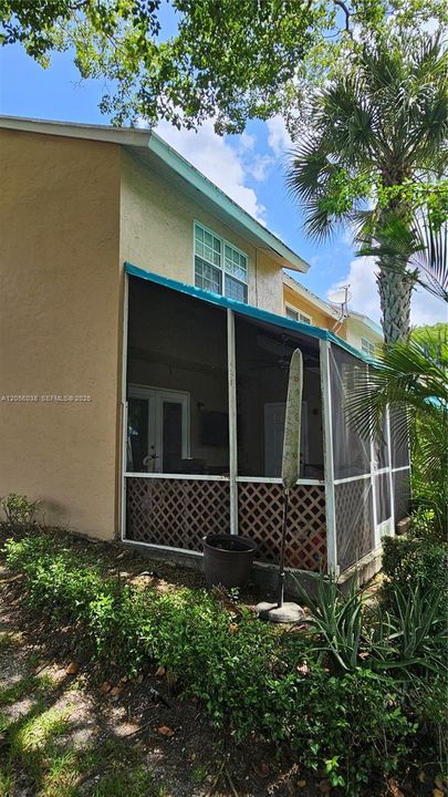 На продажу: $369,000 (2 спален, 2 ванн, 1184 Квадратных фут)