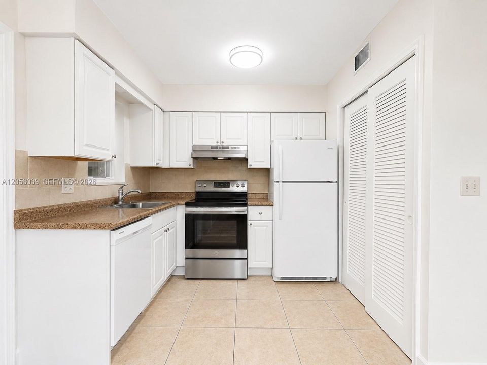 En Renta: $1,950 (2 camas, 2 baños, 13413 Pies cuadrados)