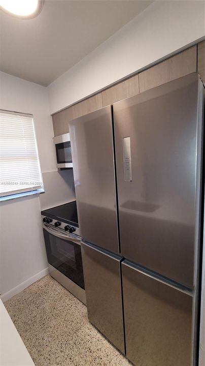 For Rent: $1,550 (1 beds, 1 baths, 550 Square Feet)