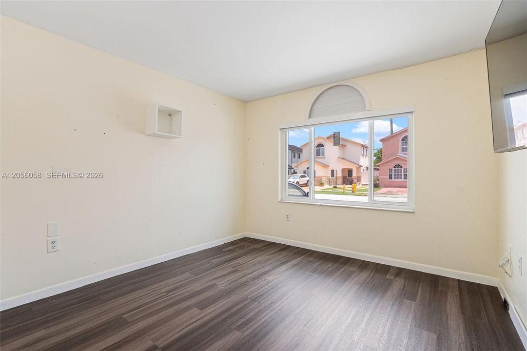 En Renta: $3,700 (4 camas, 2 baños, 1567 Pies cuadrados)