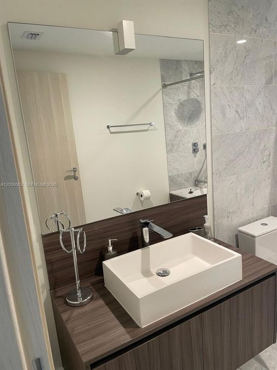 В аренду: $4,500 (1 спален, 1 ванн, 0 Квадратных фут)
