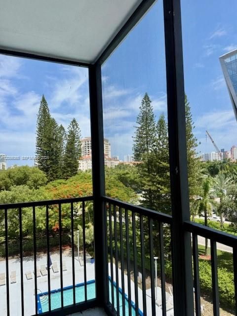 На продажу: $235,000 (1 спален, 1 ванн, 913 Квадратных фут)