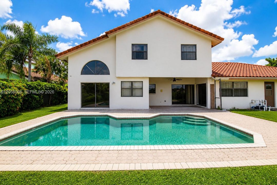 На продажу: $949,900 (4 спален, 3 ванн, 3111 Квадратных фут)