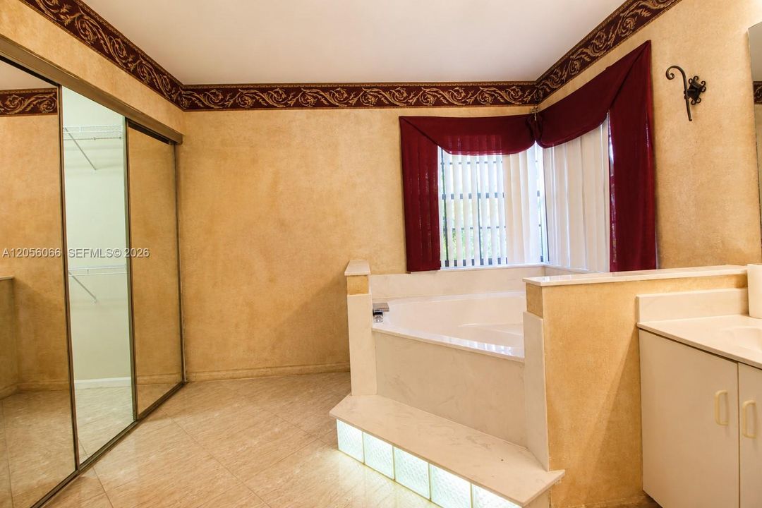 На продажу: $949,900 (4 спален, 3 ванн, 3111 Квадратных фут)