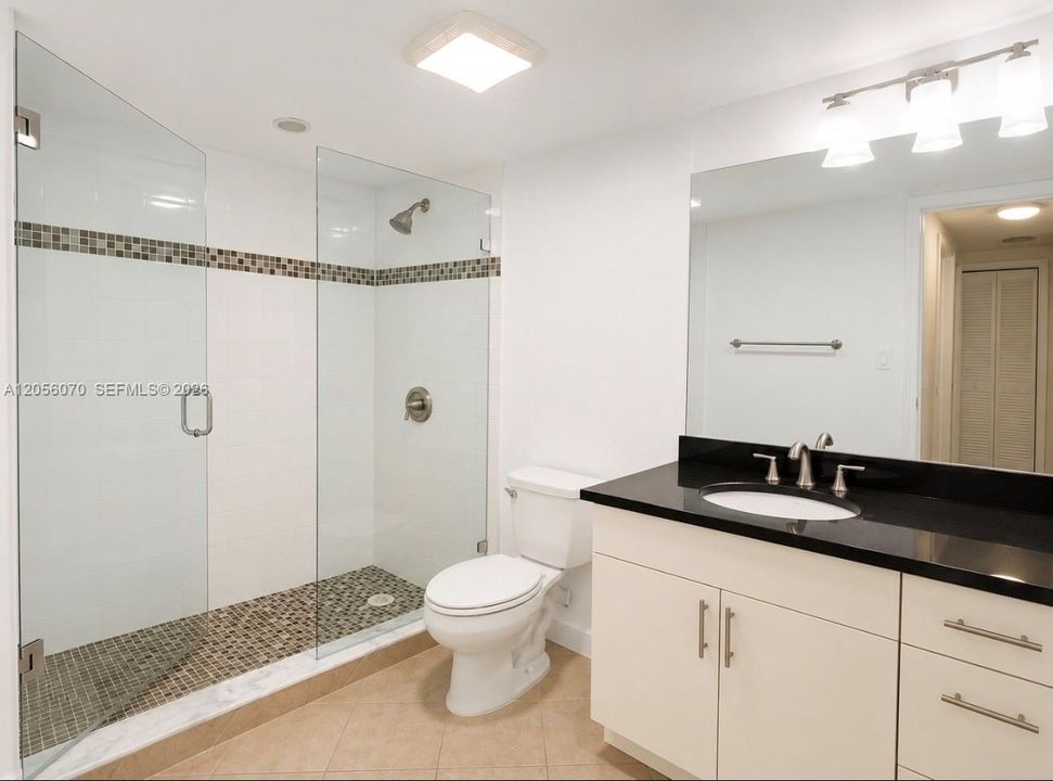 В аренду: $2,050 (1 спален, 1 ванн, 820 Квадратных фут)