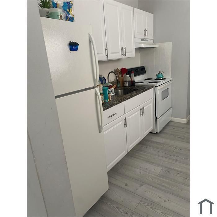 1kitchen unit 1