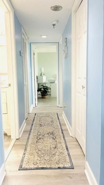 503 Interior hallway