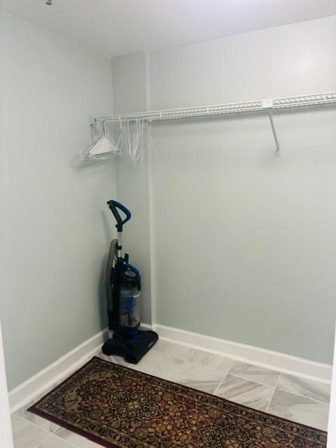 503 Master closet 1