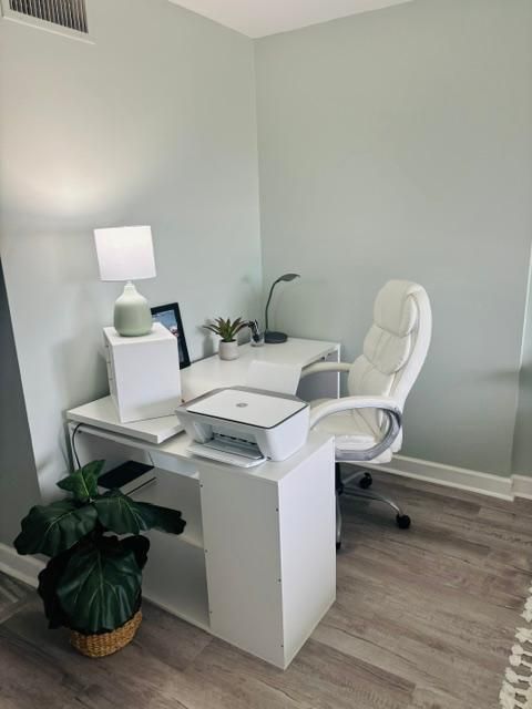 503 Master bedroom with office