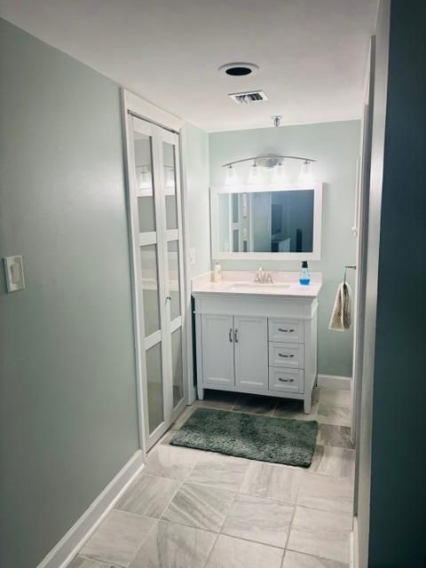503 Master bath vanity
