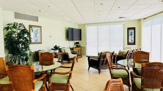 503 Club room