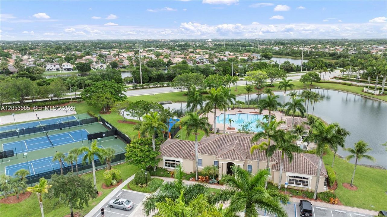 En Renta: $5,795 (4 camas, 3 baños, 3119 Pies cuadrados)