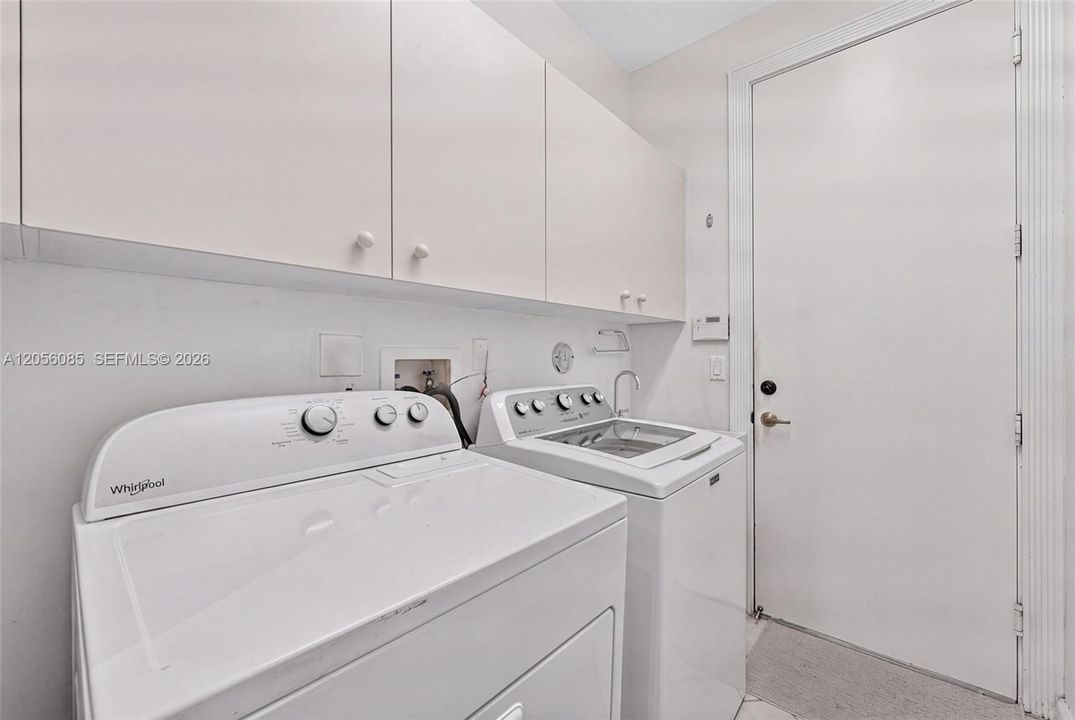 En Renta: $5,795 (4 camas, 3 baños, 3119 Pies cuadrados)