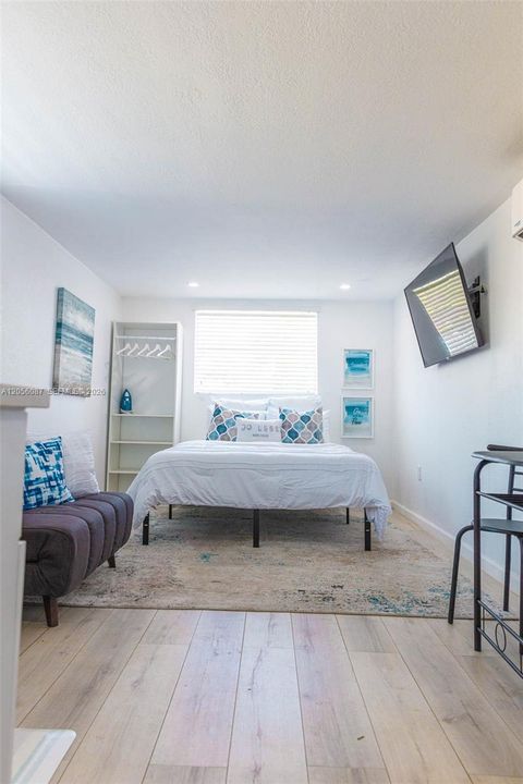 For Sale: $575,000 (4 beds, 3 baths, 1732 Square Feet)