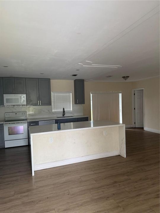 For Sale: $445,000 (3 beds, 2 baths, 1719 Square Feet)