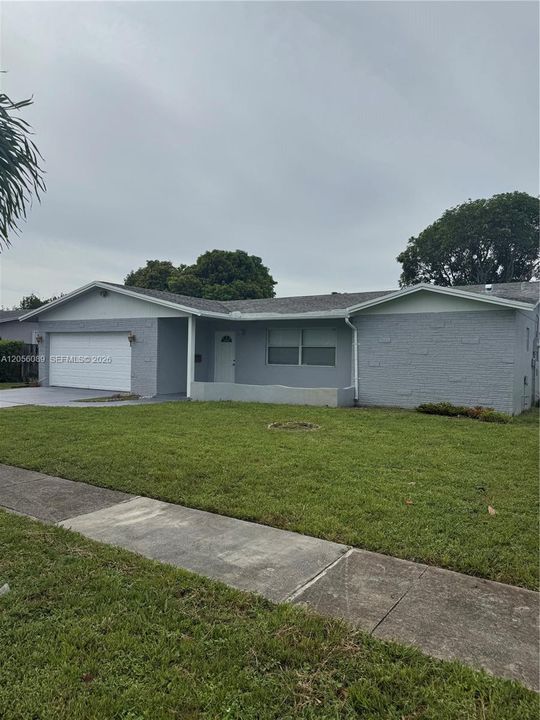 For Sale: $445,000 (3 beds, 2 baths, 1719 Square Feet)