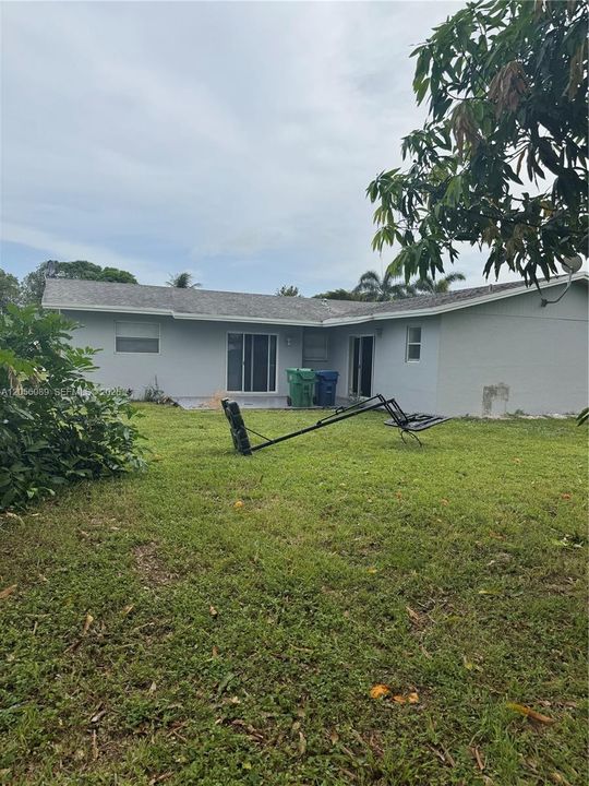 For Sale: $445,000 (3 beds, 2 baths, 1719 Square Feet)
