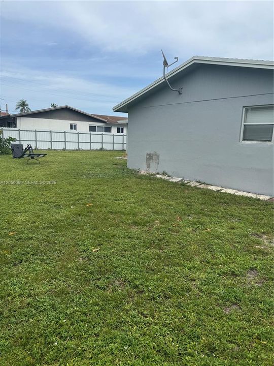 For Sale: $445,000 (3 beds, 2 baths, 1719 Square Feet)