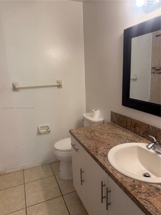 В аренду: $2,300 (2 спален, 2 ванн, 1350 Квадратных фут)