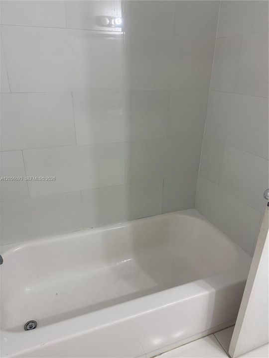 В аренду: $2,300 (2 спален, 2 ванн, 1350 Квадратных фут)