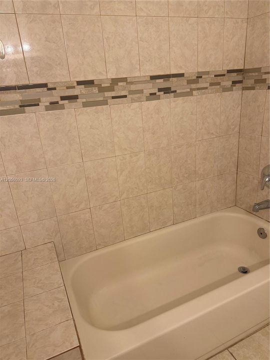 В аренду: $2,300 (2 спален, 2 ванн, 1350 Квадратных фут)