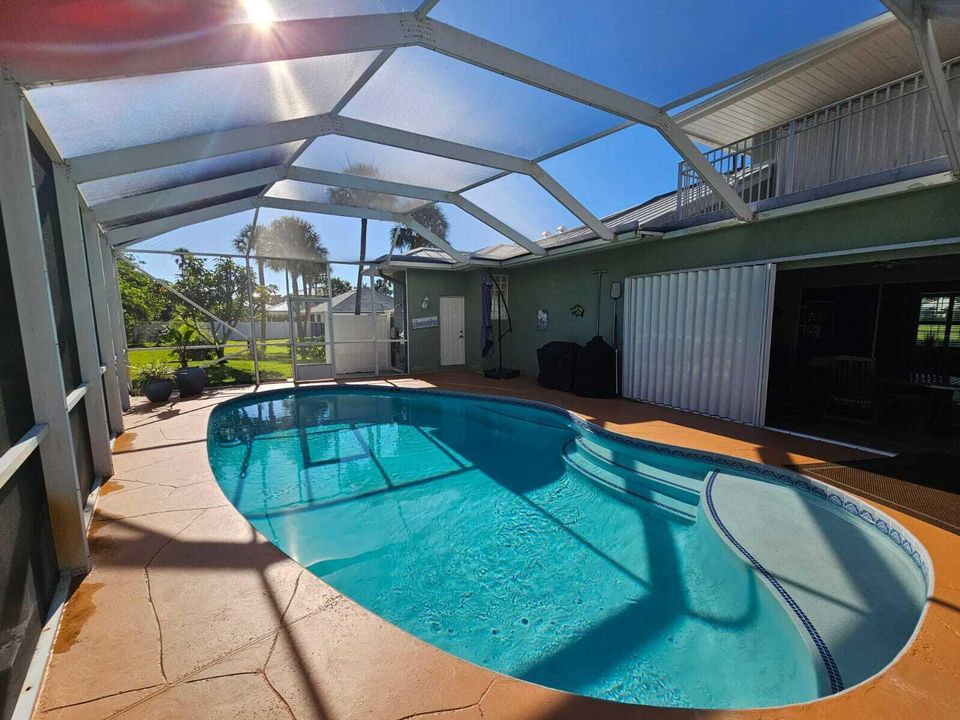 Pool - Screen Lanai - Rear Yard