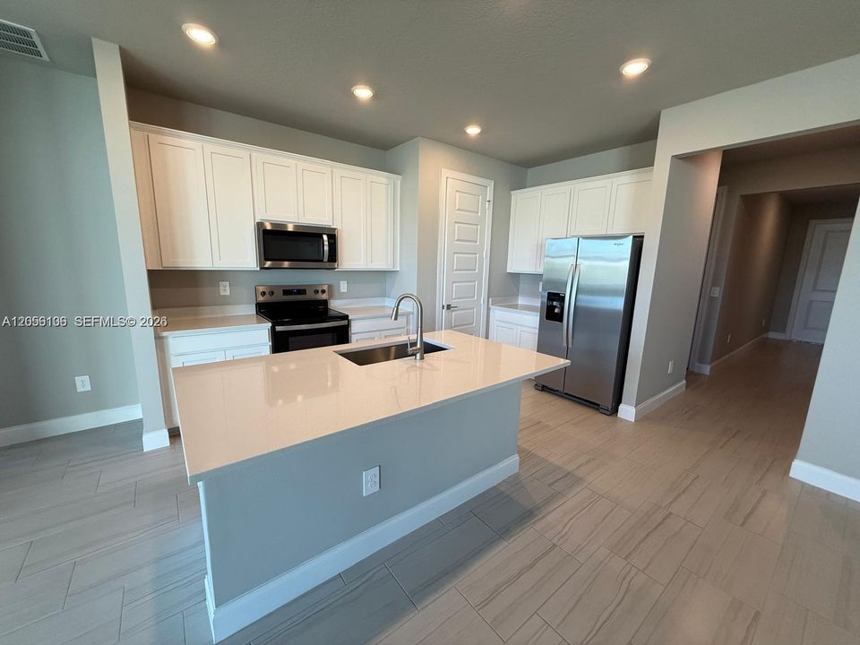 For Sale: $400,000 (3 beds, 2 baths, 1654 Square Feet)