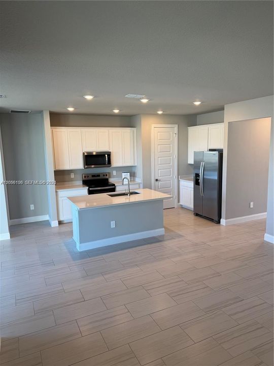 For Sale: $400,000 (3 beds, 2 baths, 1654 Square Feet)